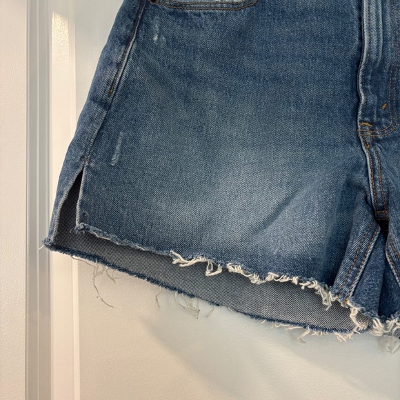 NWT Abercrombie & Fitch 4" Mom Short High Rise Jean Shorts - Picture 6 of 9